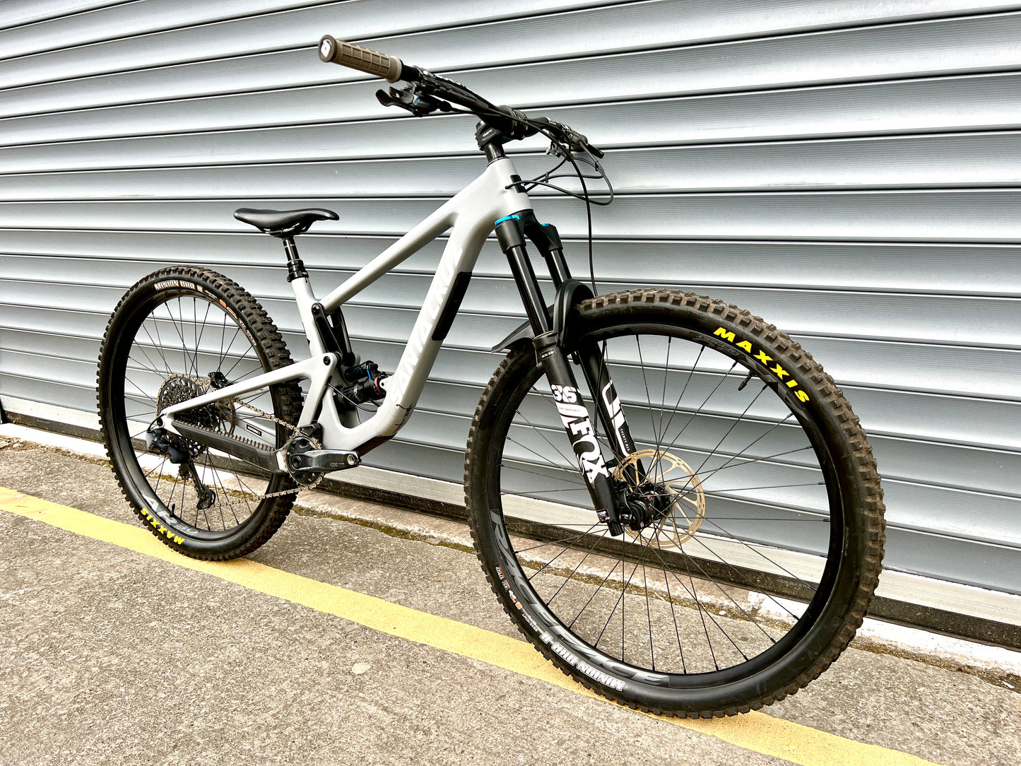 2021 SANTA CRUZ BRONSON C | RRP £5600